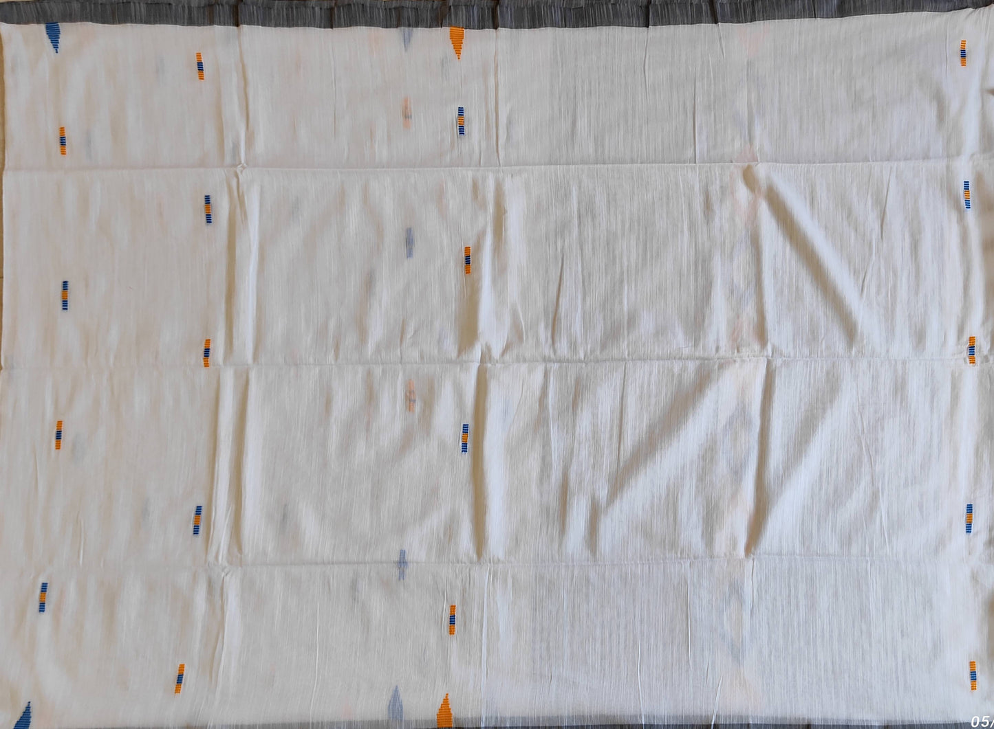 Pradip Fabrics Woven Soft Handloom pure cotton white Color Saree