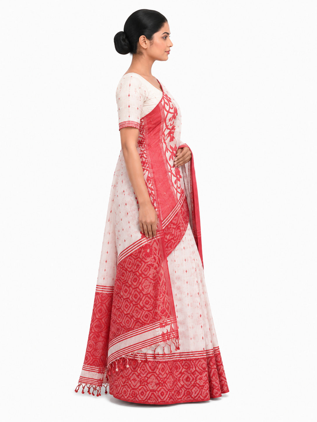 Pradip Fabrics Applique Handloom Cotton Silk Saree