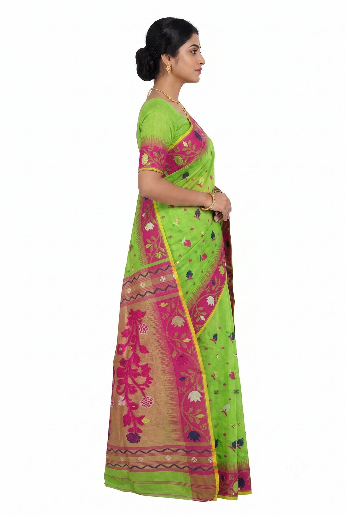 Pradip Fabrics Women's Handwoven Jamdani Saree with All-Over Floral Motifs