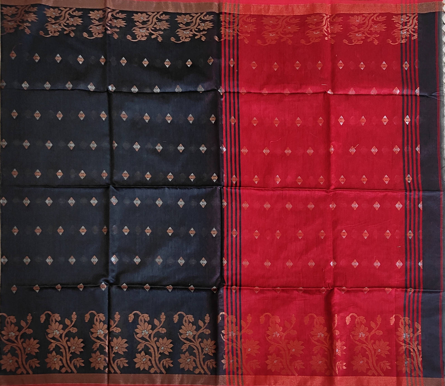 Pradip Fabrics Woven Black & Red color Pure Soft Handloom Saree